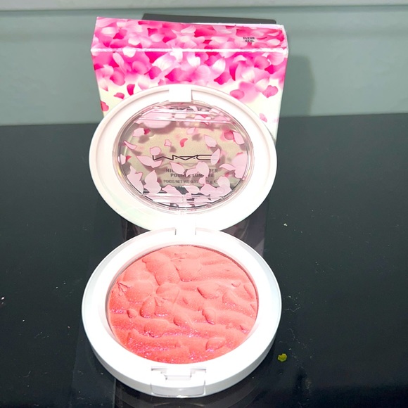 MAC High-Light Powder - Picture 2 of 3